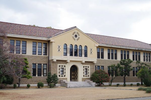 神戸女学院大学